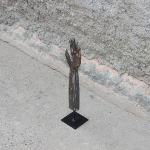 Skulptur med händer - My Home My Way