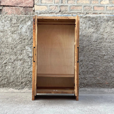 Maffigt klädskåp -Teak