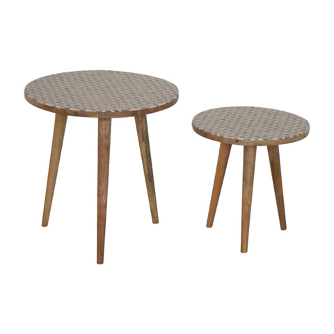 Set med 2 runda pallar eller avlastningsbord  -  stilren och flexibel design
