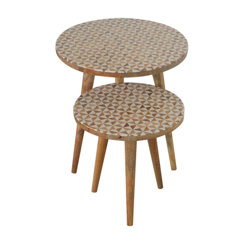 Set med 2 runda pallar eller avlastningsbord  -  stilren och flexibel design