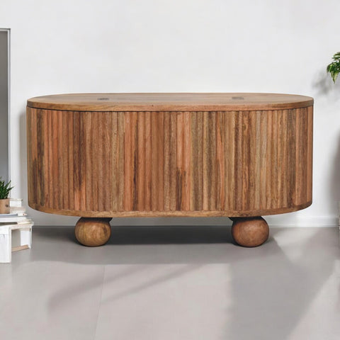 Soffbord med praktisk förvaring under skivan