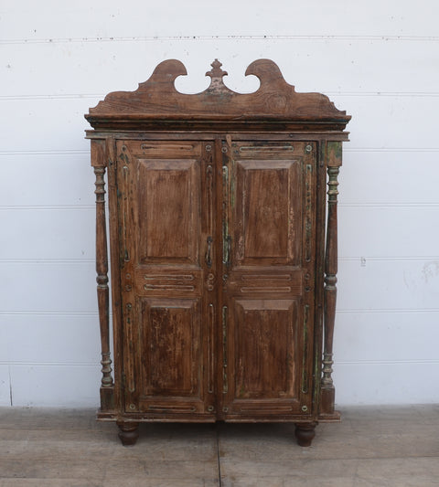 Vackert vintageskåp i mörkt trä - My Home My Way    