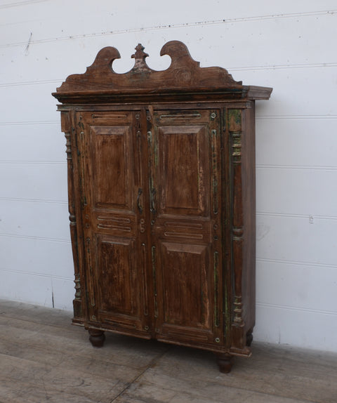 Vackert vintageskåp i mörkt trä - My Home My Way    