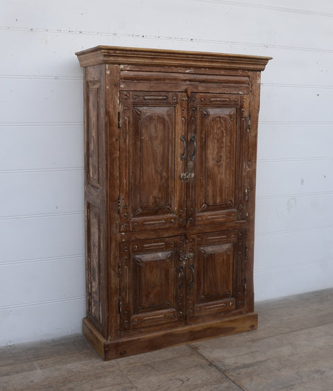 Vackert mörkt vintageskåp - My Home My Way    