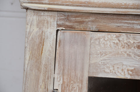 Vackert ljust vintageskåp - My Home My Way    