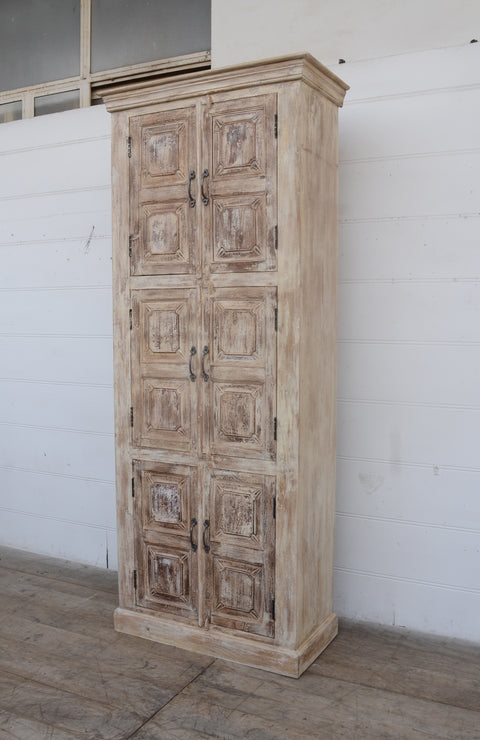 Högt vintageskåp - My Home My Way    