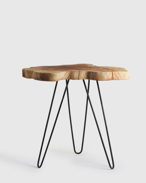 Set med små bord av teak