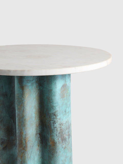 Mindre avställningsbord eller sängbord - turkost