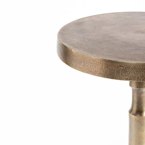 Mindre avlastningsbord av järn