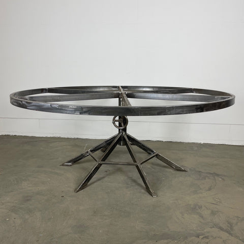 Bordsunderrede i järn till stort runt bord - My Home My Way    