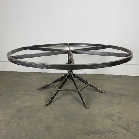 Bordsunderrede i järn till stort runt bord - My Home My Way    